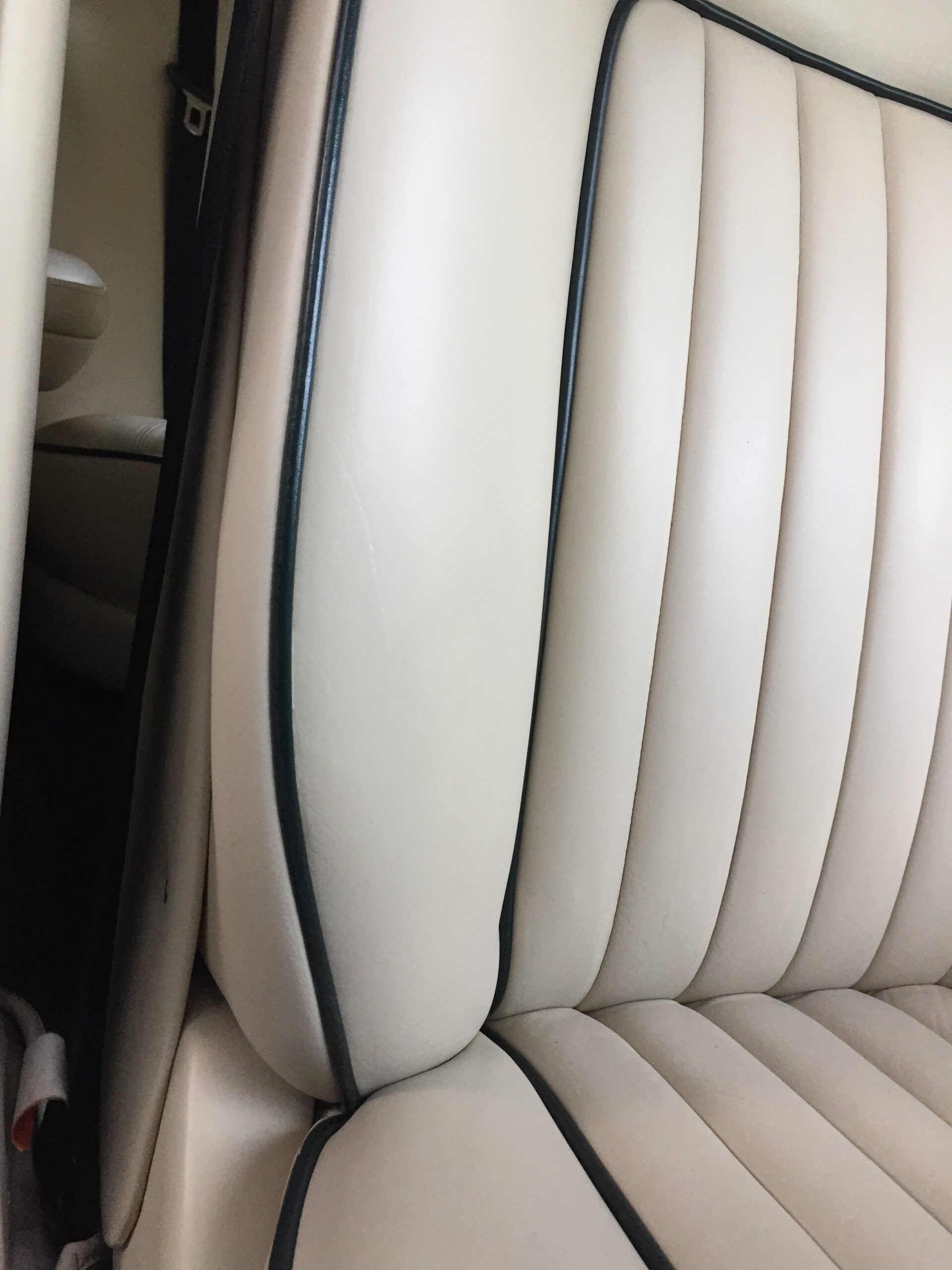Bentley Mulsanne Turbo R drivers seat before
